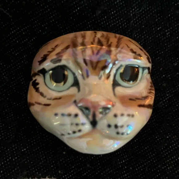 KM (Karen & Mark Kelleher- Maui, Hawaii) Cat Cuff (Hand Painted) Bracelet - Picture 5 of 8